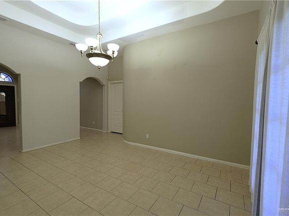 3rd image of 3724 Burr Dr