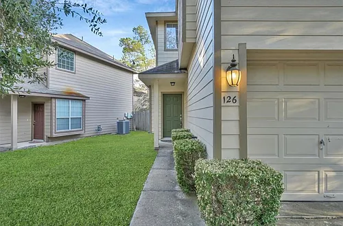 126 N Burberry Park Cir Photo 1