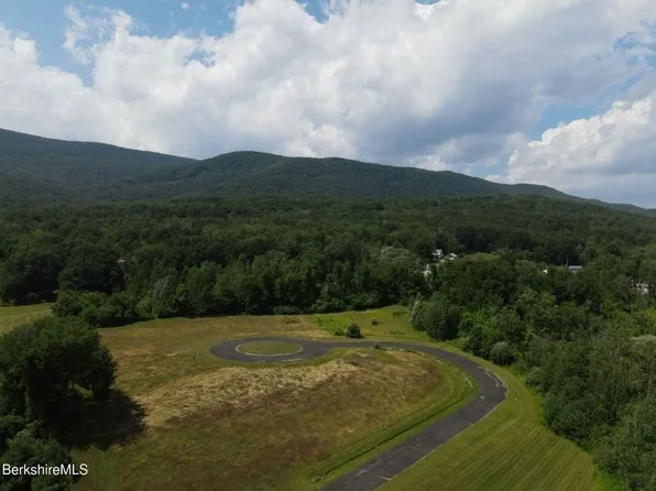 9 W Maple St, Adams, MA 01220