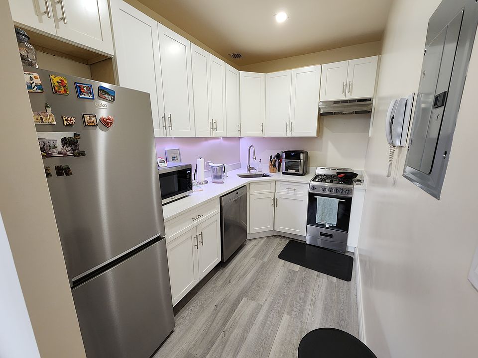1st image of 109 W 75th St APT 2B