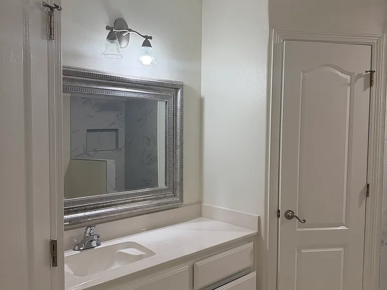 701 E Cheyenne Ave — Photo 7
