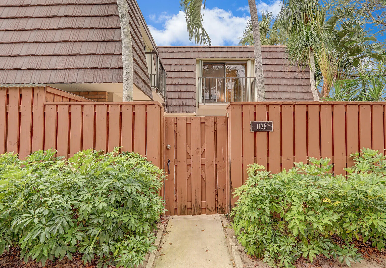 2 bed, 2.5 bath, 1188 sqft, $3,400 — Photo 3
