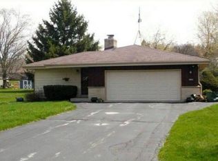 5454 S 200th St, New Berlin, WI 53146