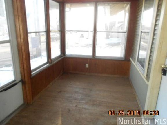 5th image of 601 Dowling Ave N