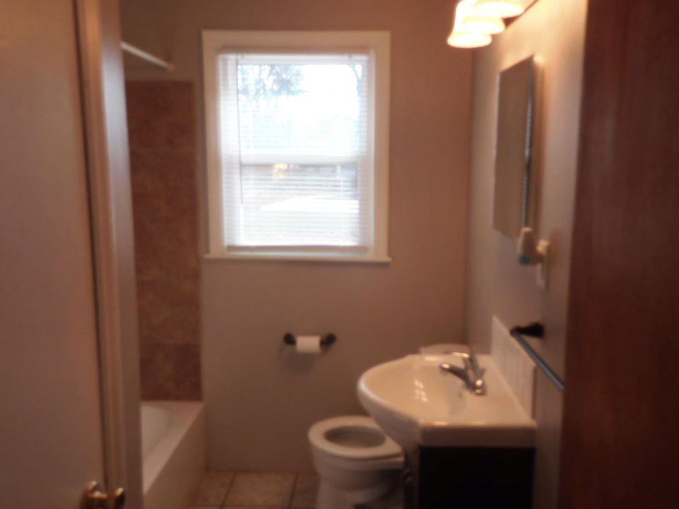 2nd image of 6019 Farley Ave