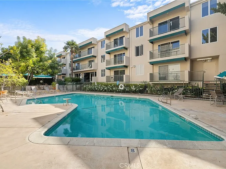 4501 Cedros Ave — Photo 36