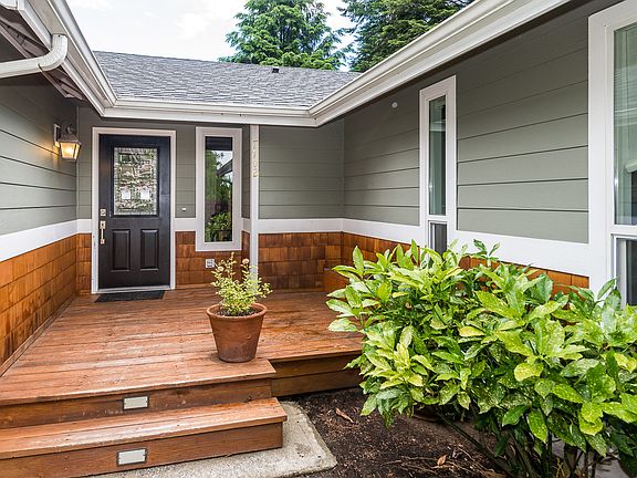 3rd image of 7702 Trails End Dr SE