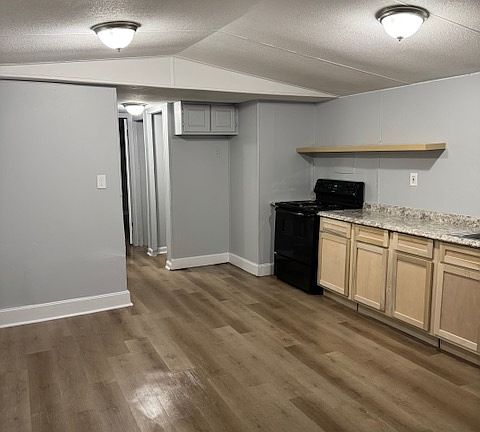 4th image of 685 Old Branch Dr NW