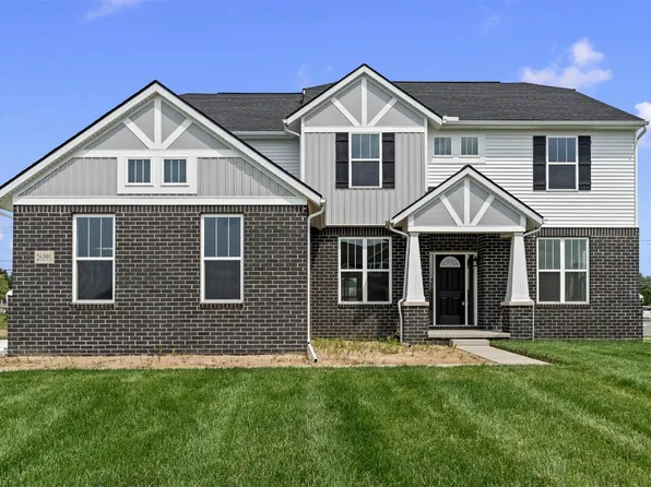 26591 Triple Crown Dr, South Lyon, MI 48178