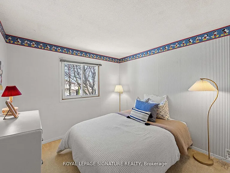 22 Madsen Cres — Photo 31