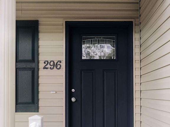 3rd image of 296 Hickory Grove Ln