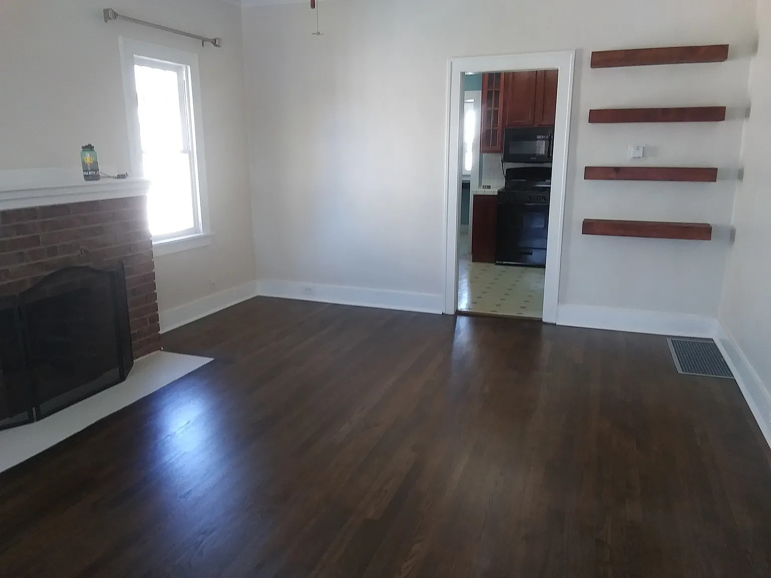 2 bed, 728 sqft, $1,650 — Photo 4