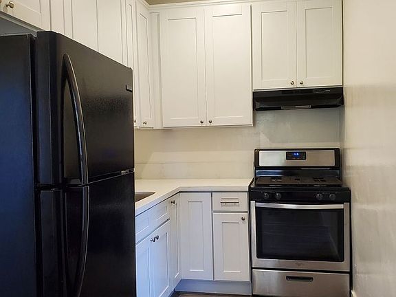 3rd image of 221 N Rampart Blvd APT 107