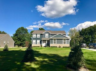 1420 Oakcrest Rd, Howell, MI 48843