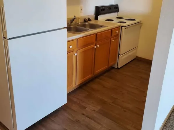 1422 Irish Dr APT 4, Waterloo, IA 50701