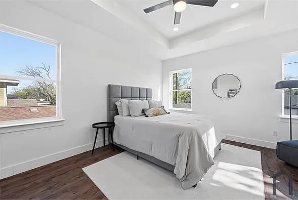 1104 E Annie St — Photo 22