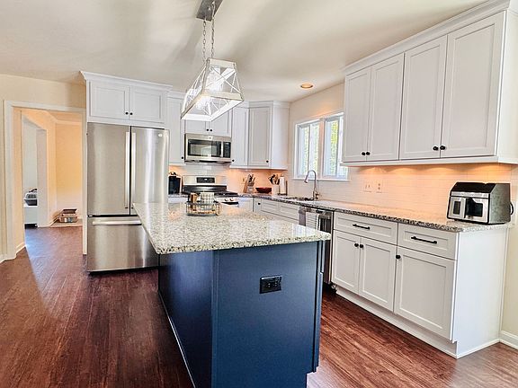 4th image of 5 Averil Ct