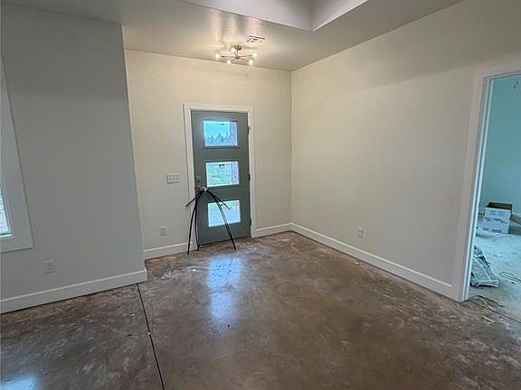 3rd image of 7601 N Oak St