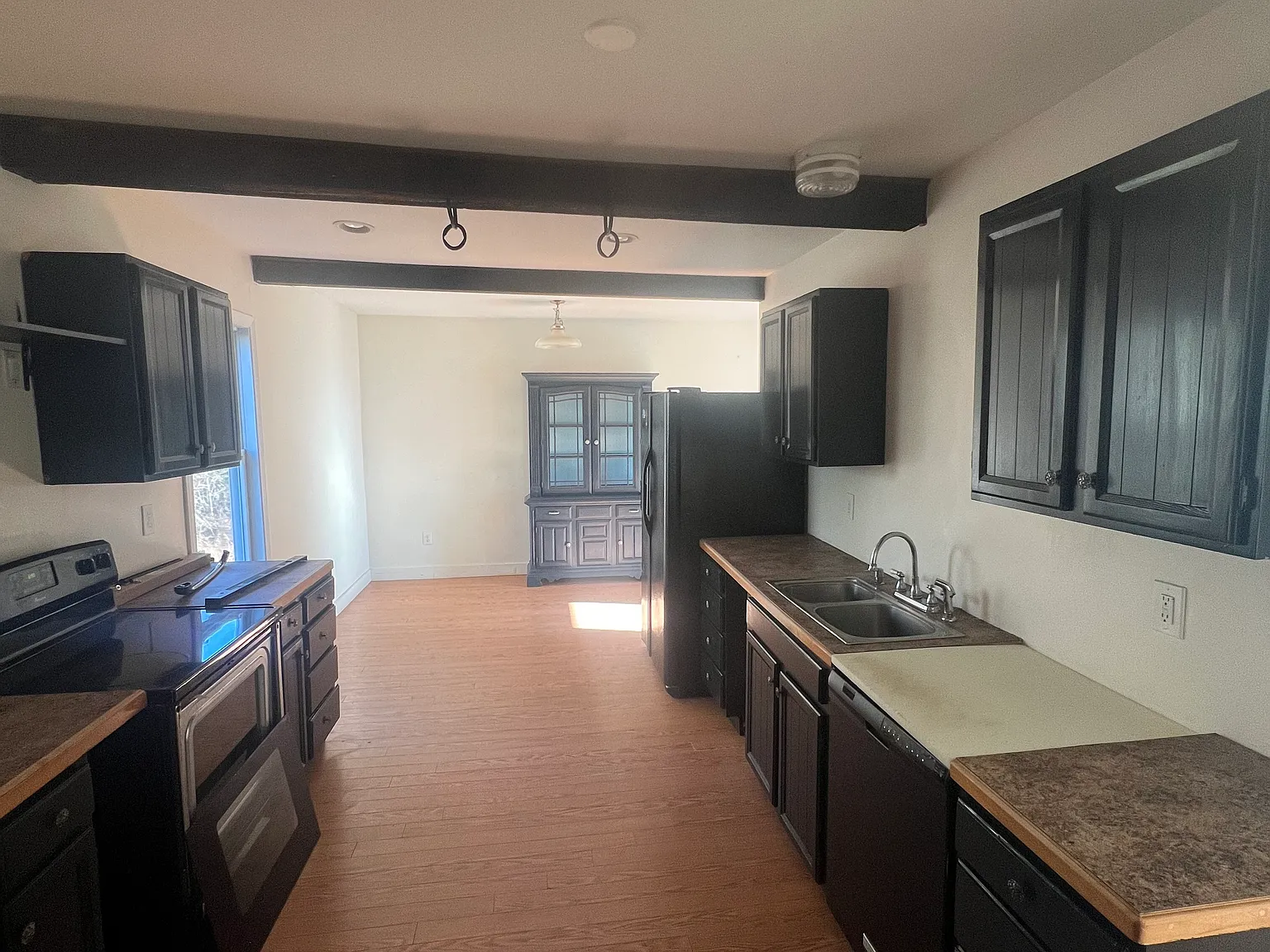 3 bed, 1.5 bath, $2,000 — Photo 3