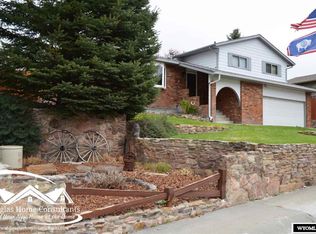 1296 Sweetwater Ct, Douglas, WY 82633