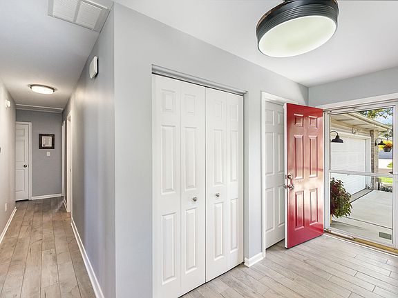 3rd image of 1505 Cozy Ln