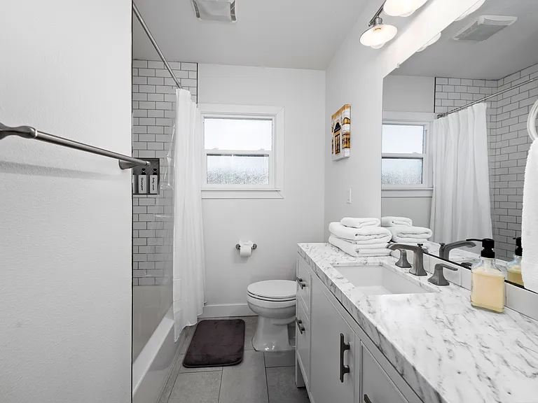 18132 Rainier Dr — Photo 26