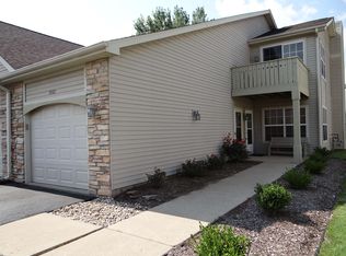 7658 Creek Bnd, Rockford, IL 61114