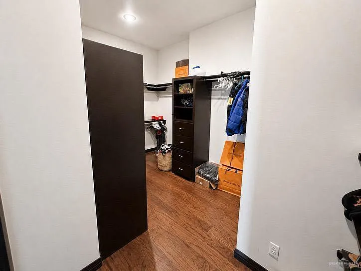 211 Driftwood Ave — Photo 13