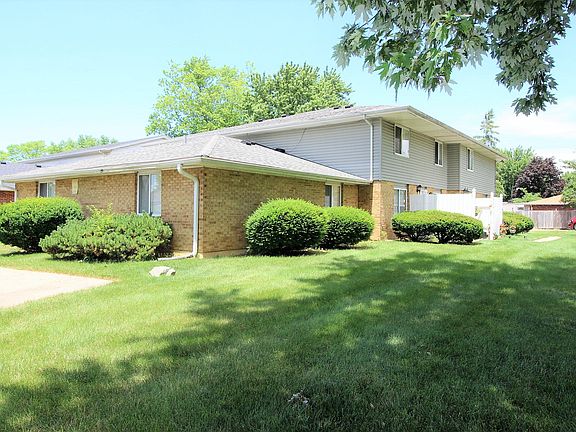 2nd image of 1299 Hilltop Cir