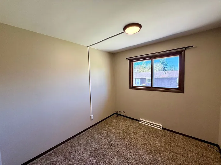 1401 Elizabeth St — Photo 10