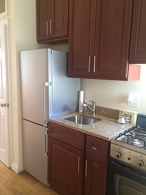 Rented by Prospect Equities Real Estate Corp | media 10