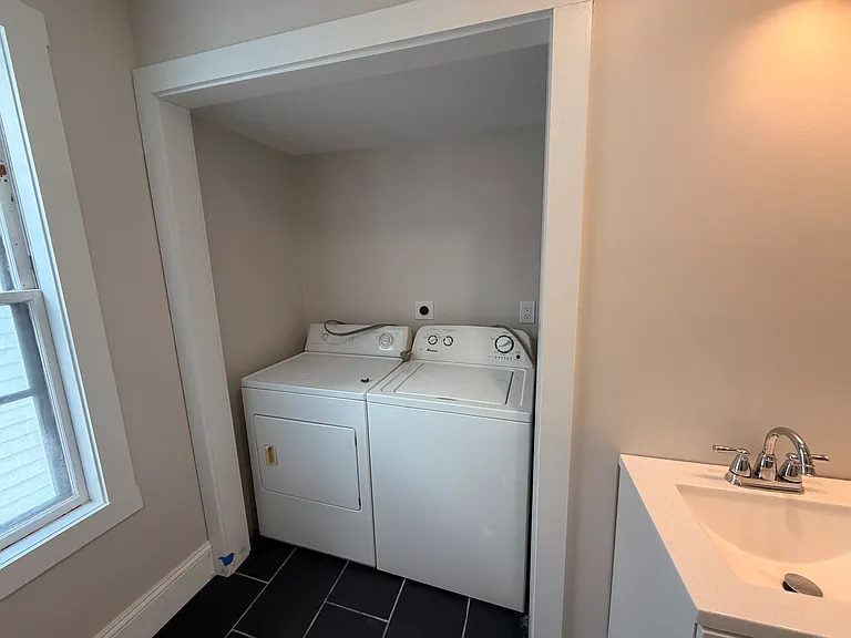 25 Warner St #2A — Photo 12
