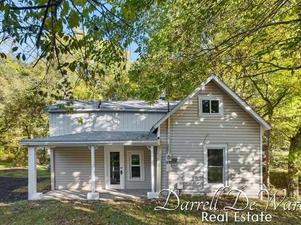 108 Hudson St, Allegan, MI 49010