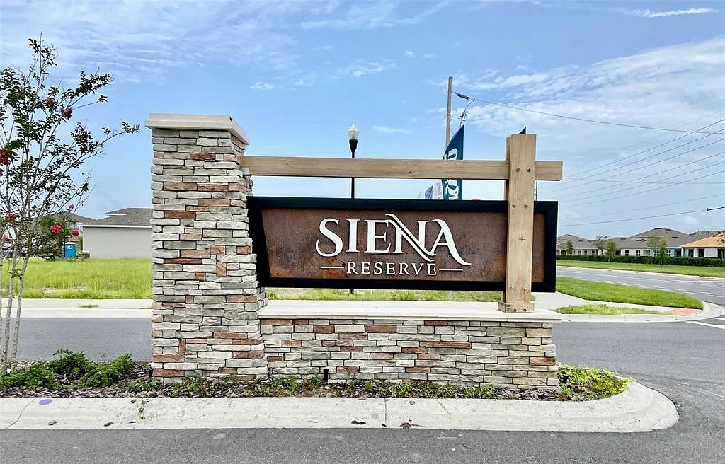 4 bed, 2.5 bath, 2048 sqft, $2,450 — Photo 2