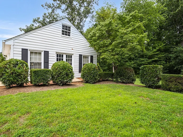 4205 Belvoir Dr — Photo 43