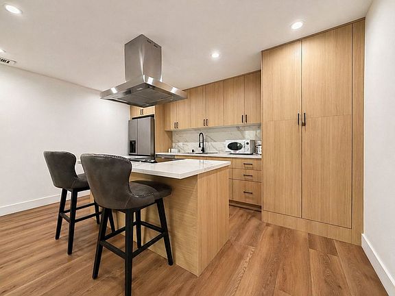 5th image of 2822 1/2 Waverly Dr
