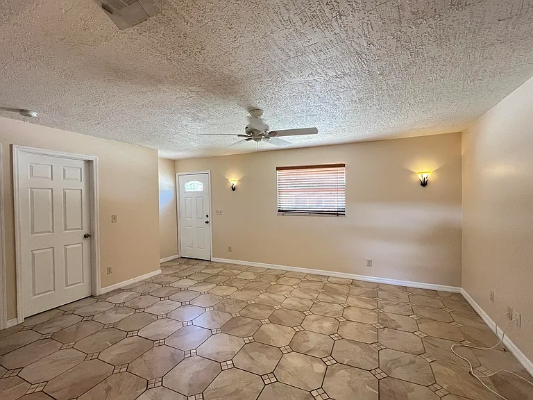 944 Louisiana Ave — Photo 7