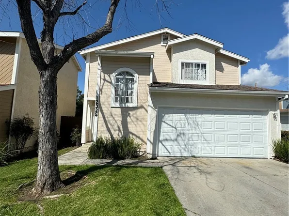 12325 Sweetbriar Ln, Pacoima, CA 91331