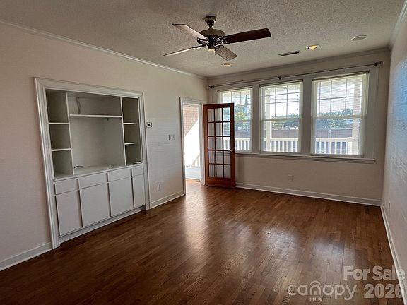 3rd image of 308 N Green St APT 5