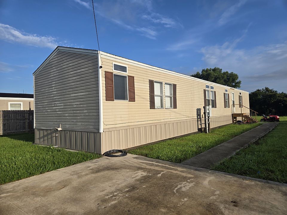 1st image of 386 Blakefield Dr