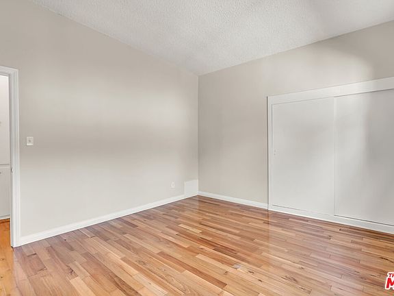 2nd image of 941 N San Vicente Blvd #2