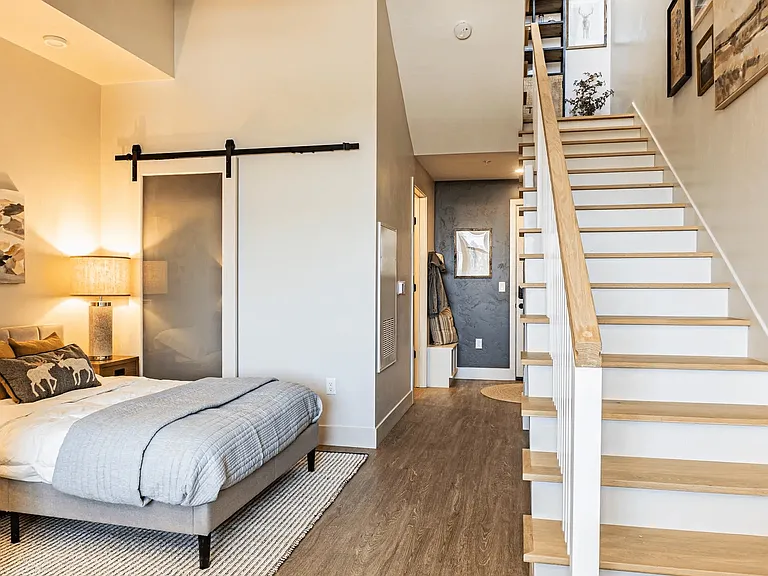 Ruby Penthouse (Studio)