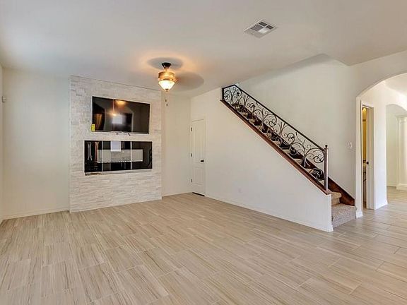 4th image of 14219 Charles Pollock Ave