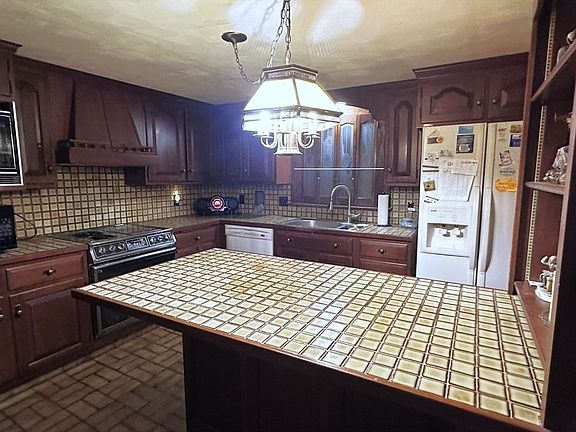 5th image of 214 Sawdy Dr