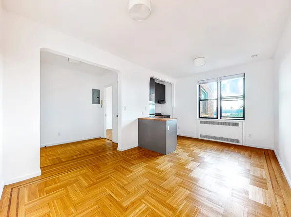 200 Haven Avenue image 2 of 11