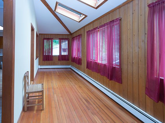 5th image of 341 Grand St