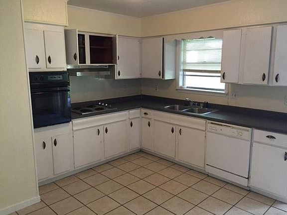 2nd image of 118 Beverly Dr