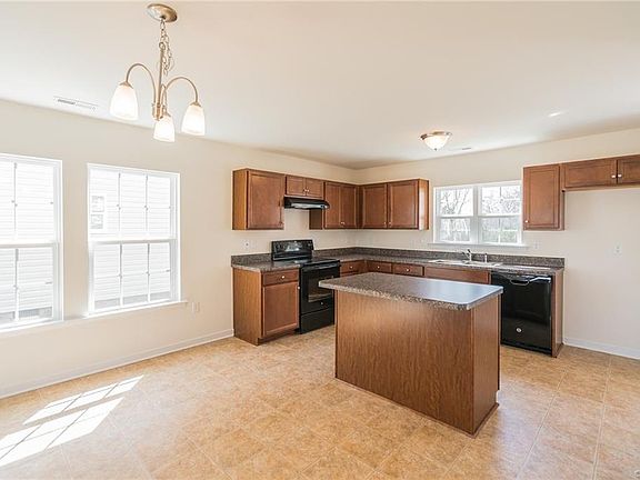 5th image of 2701 Elkridge Cir Unit 37