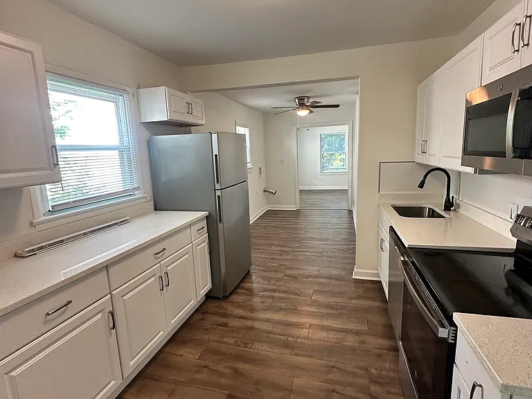 227 Settlers Landing Rd — Photo 4
