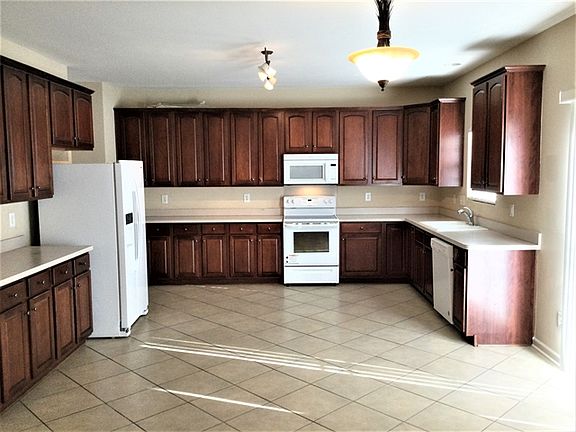5th image of 2101 Big Pine Dr